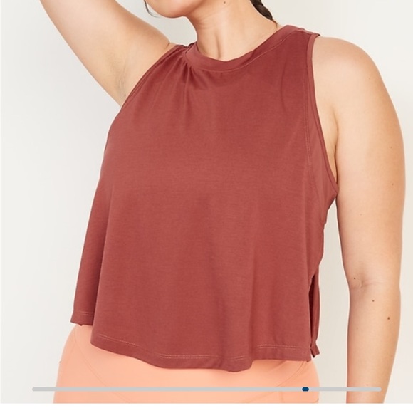 Old Navy Sleeveless UltraLite All Day Performance Cropped Top - Picture 5 of 7